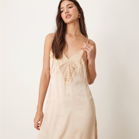 ASOS Beige Satin Maxi Dress with Lace Detail - Picture 3 of 3